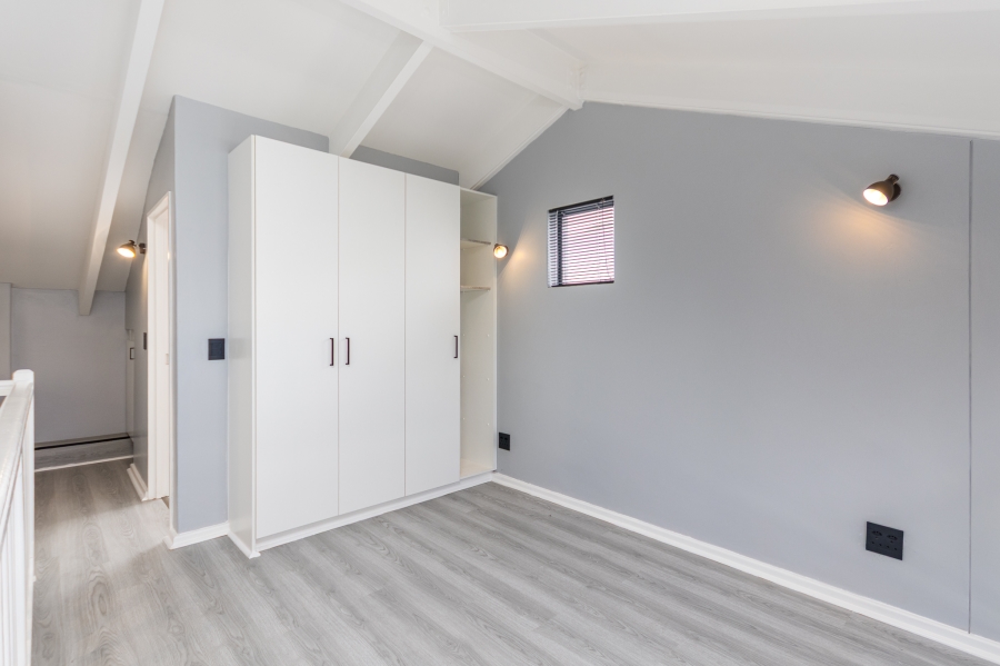 1 Bedroom Property for Sale in Green Point Western Cape